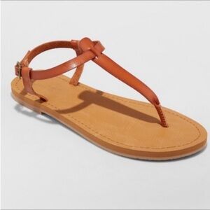 NWT Universal Thread Hartley t-strap sandal❤️❤️❤️❤️